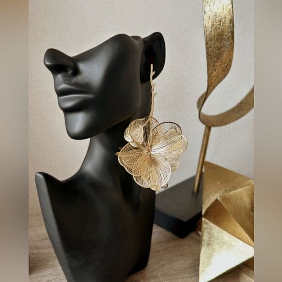 Statement flower drop earrings A591 - Picture 2 of 4